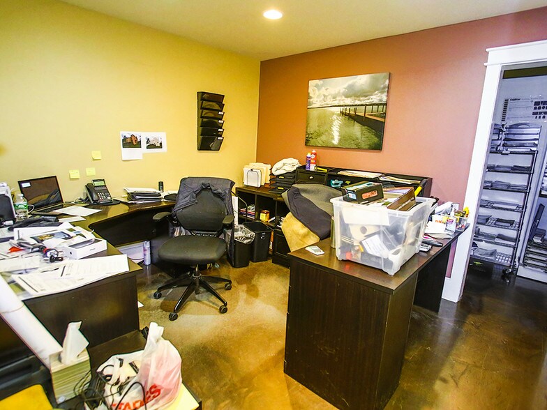 More Photos Of 42 Windsor Hwy, New Windsor Township Storefront Retail Office For Lease