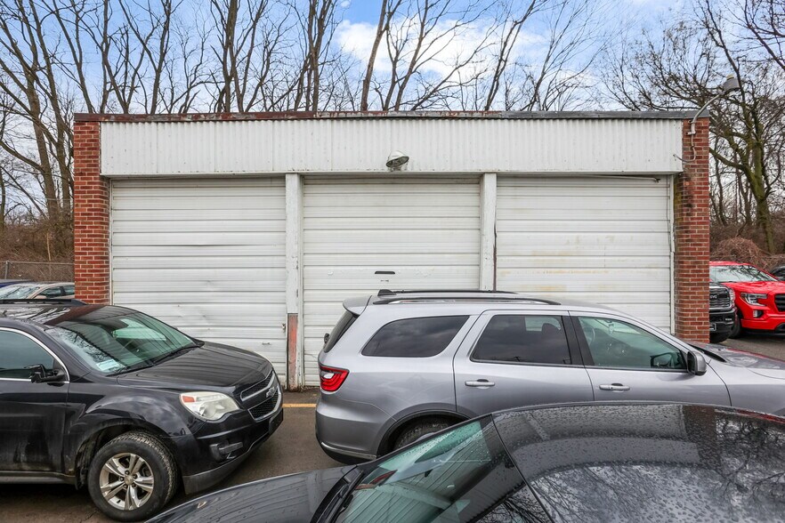 More Photos Of 808 Rhoads Ave, Columbus Warehouse For Sale