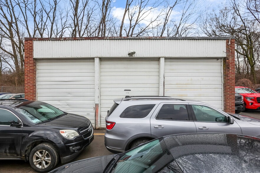 More Photos Of 808 Rhoads Ave, Columbus Warehouse For Lease