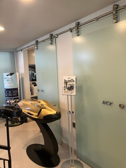 More Photos Of 7261 Mars Dr, Huntington Beach Manufacturing For Sale