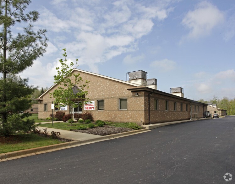 More Photos Of 5710 Bella Rose Blvd, Clarkston Medical For Lease