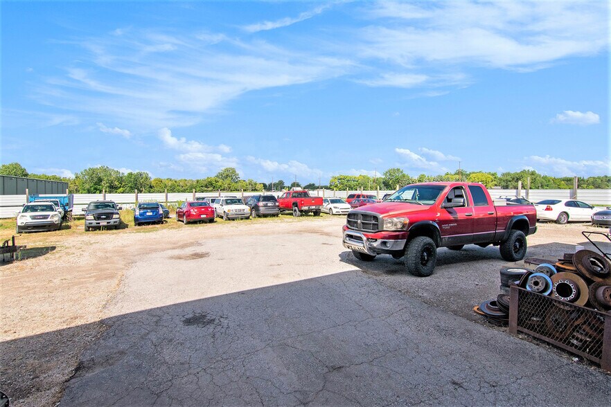 More Photos Of 650 S Plasterbed Rd, Port Clinton Auto Repair For Sale