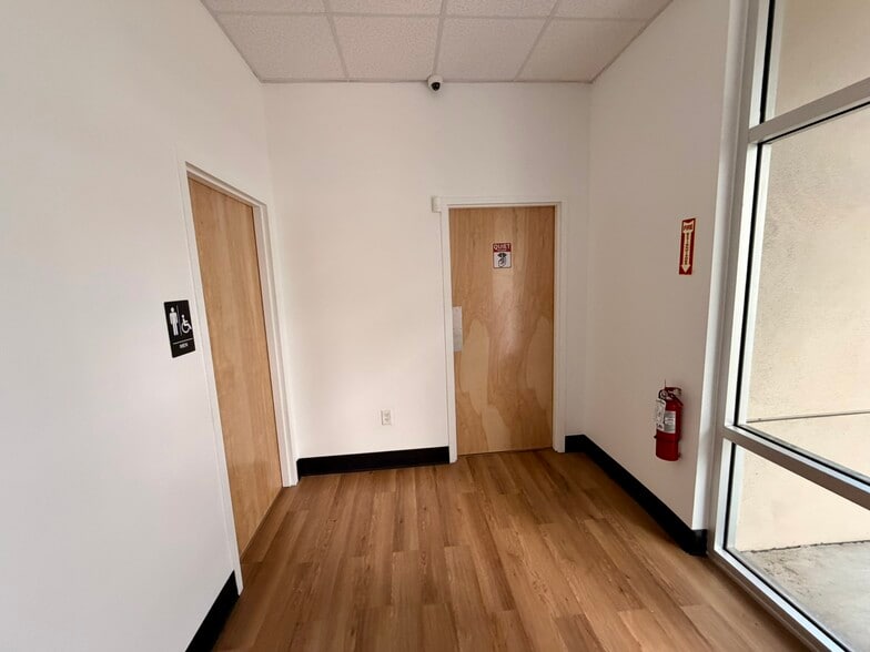 More Photos Of E Bay Dr, Clearwater Unknown For Lease