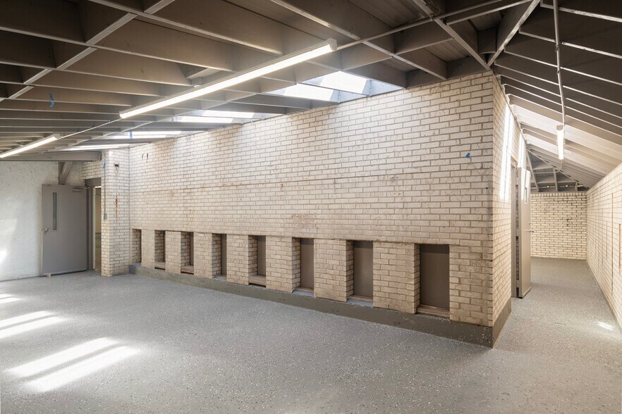 More Photos Of 6363 Lincoln Hwy, Matteson Office For Sale