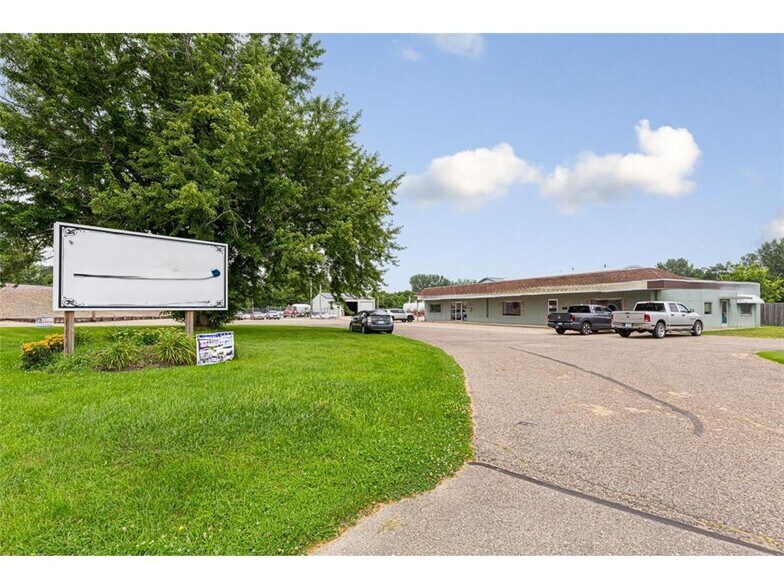 More Photos Of 206-208 Mineral Springs Rd, Owatonna Storefront Retail Office For Sale