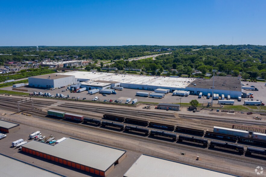 More Photos Of 5320-5400 Main St NE, Fridley Warehouse For Lease