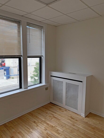 More Photos Of 3433-3439 N Sheffield Ave, Chicago Storefront Retail Residential For Lease