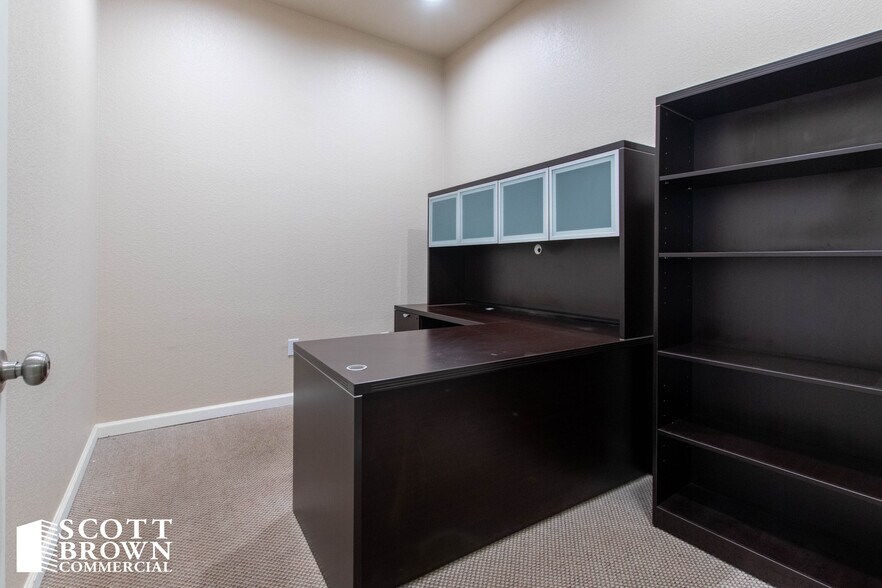 More Photos Of 2366-2372 S Uecker Ln, Lewisville Unknown For Lease
