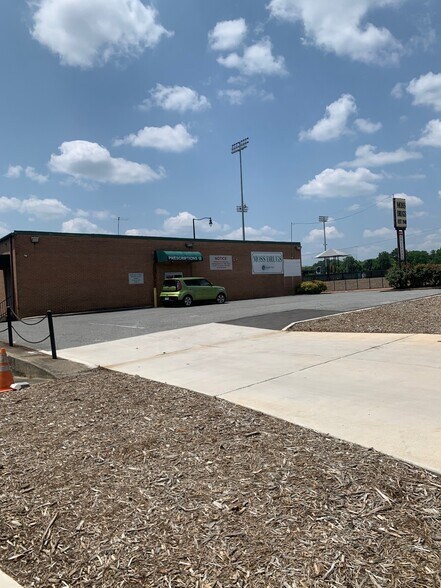 More Photos Of 201-207 S Trenton St, Gastonia Office For Sale