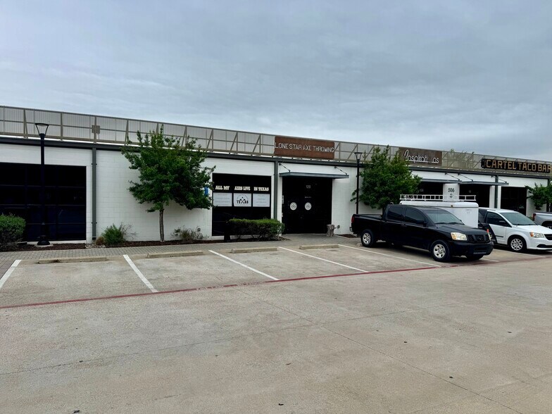 More Photos Of 506 E Division St, Arlington Restaurant For Lease