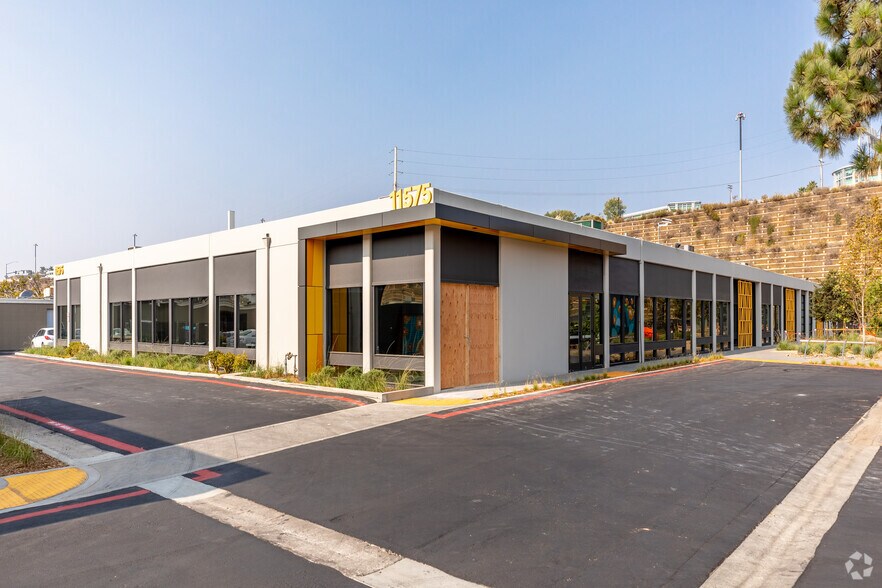 More Photos Of 11555 Sorrento Valley Rd, San Diego Unknown For Lease