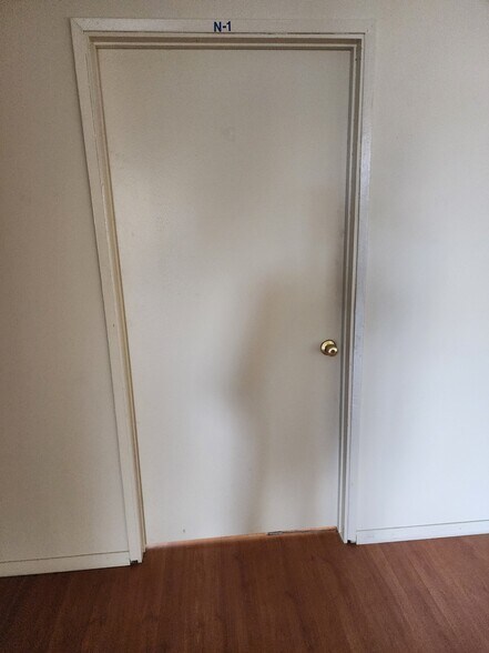 More Photos Of 400 S Glendale Ave, Glendale Unknown For Lease