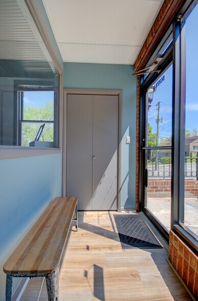 More Photos Of 1000 S Hamilton St, Lockport Loft Creative Space For Sale