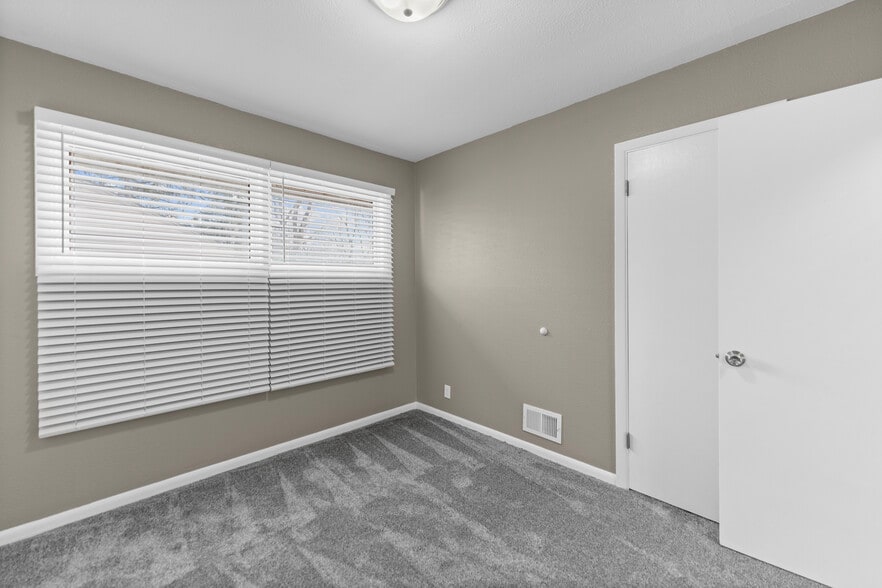 More Photos Of 2951 N 70th St, Lincoln Office For Sale