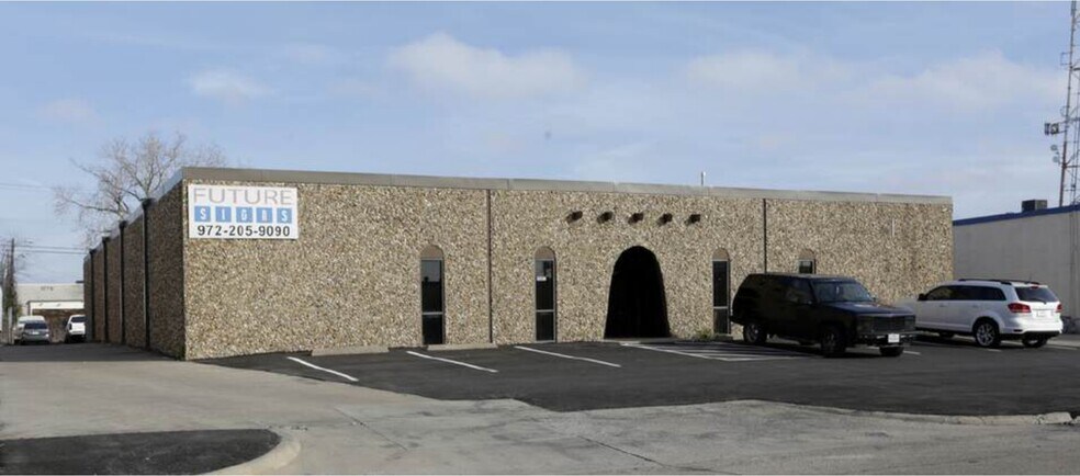 More Photos Of 3801-3803 Cavalier Dr, Garland Warehouse For Lease