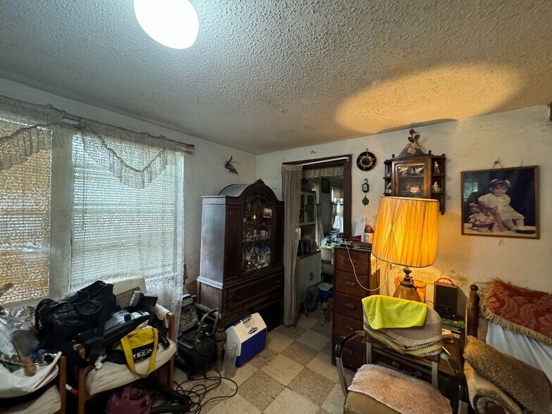 More Photos Of 428 Runnels Ave, San Antonio Office For Sale