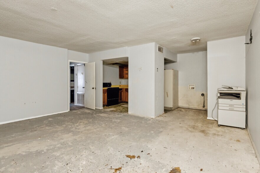 More Photos Of 3408 28th St, Metairie Storefront Retail Residential For Sale