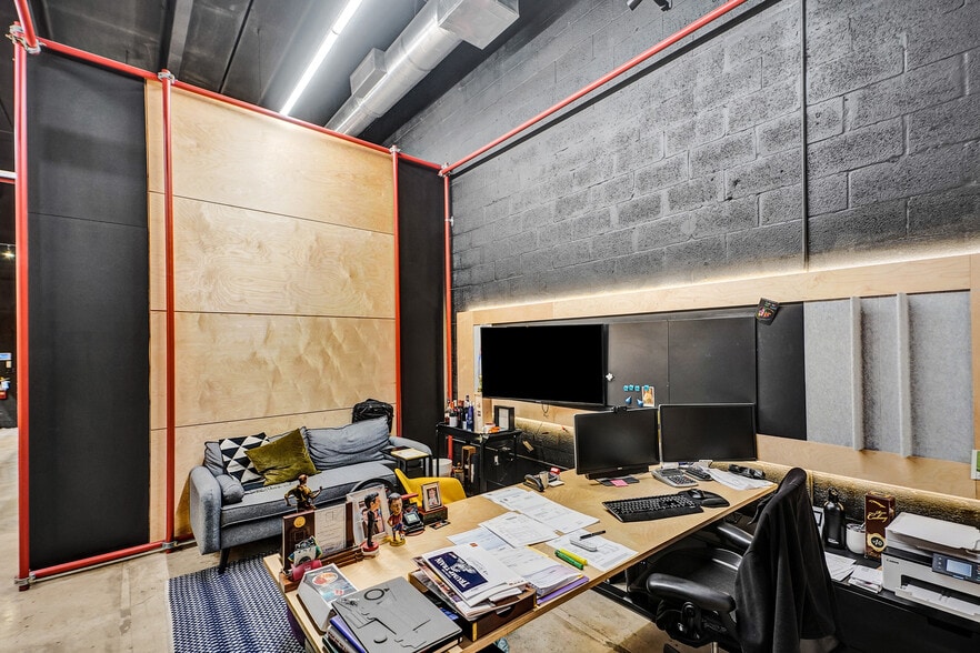 More Photos Of 5705-5785 NW 84th Ave, Miami Warehouse For Lease