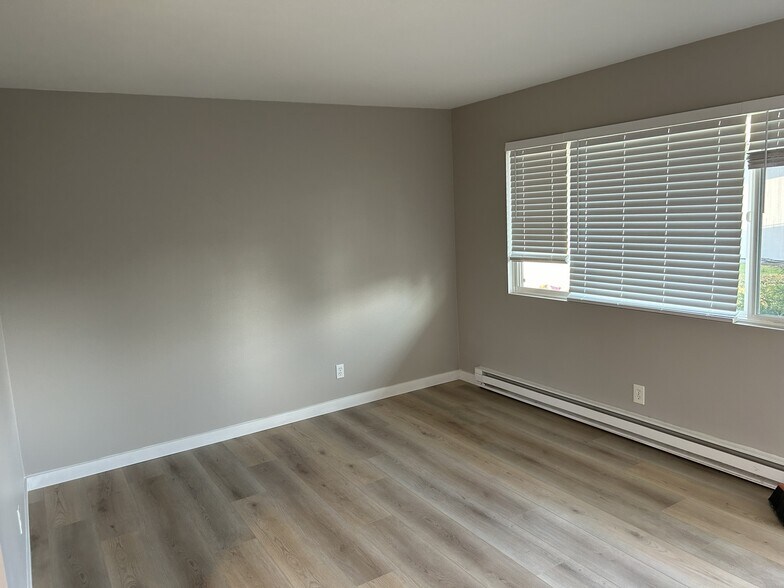 More Photos Of 1715 S Franklin St, Seaside Apartments For Sale