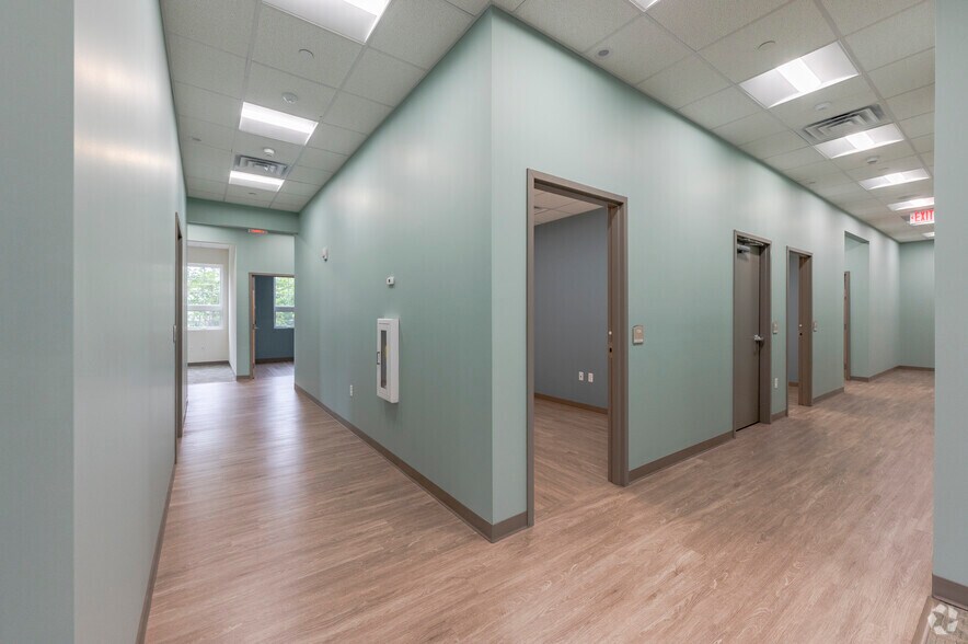 More Photos Of 28 Branford Rd, North Branford Medical For Sale