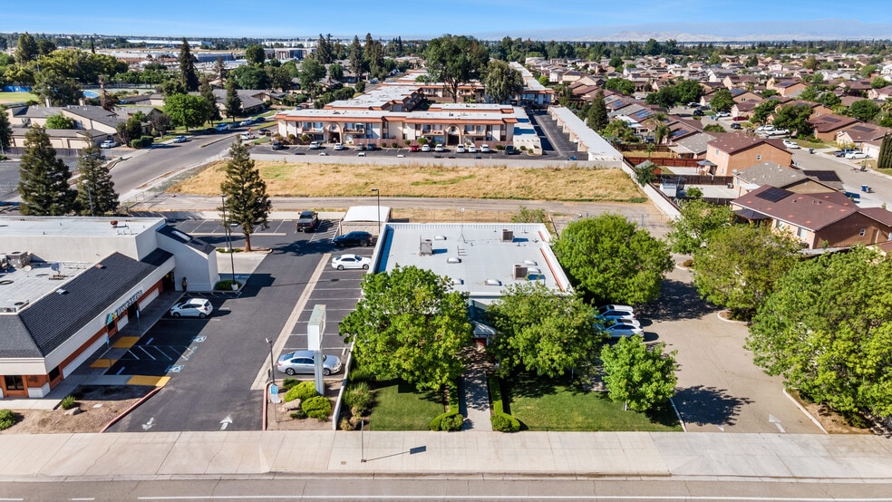 More Photos Of 5781 E Kings Canyon Rd, Fresno Medical For Sale