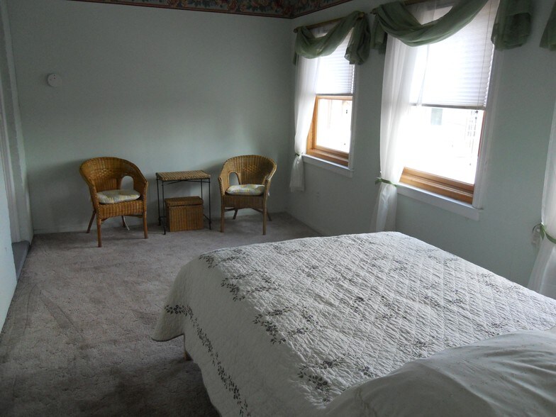 More Photos Of 115 S Main St, Vassar Office Residential For Lease