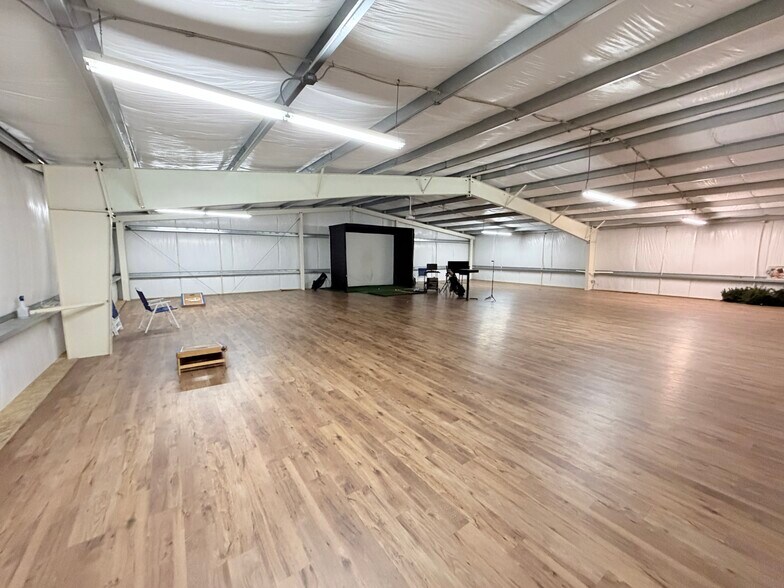 More Photos Of 2545 Aerial Way SE, Salem Warehouse For Sale