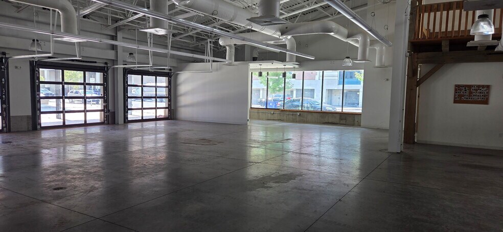 More Photos Of 225 Ellicott St, Buffalo Supermarket For Sale