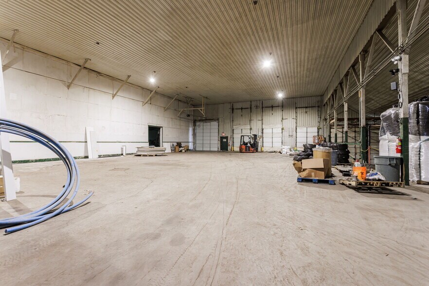 More Photos Of 609-621 E Maple Ave, Newark Light Manufacturing For Sale