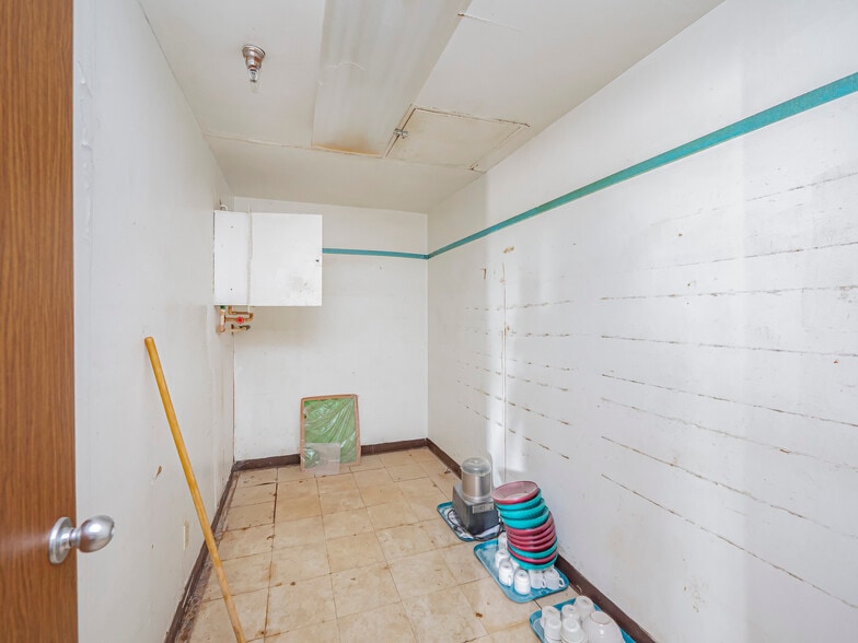 More Photos Of 700 Dyer St, Rockdale Healthcare For Sale