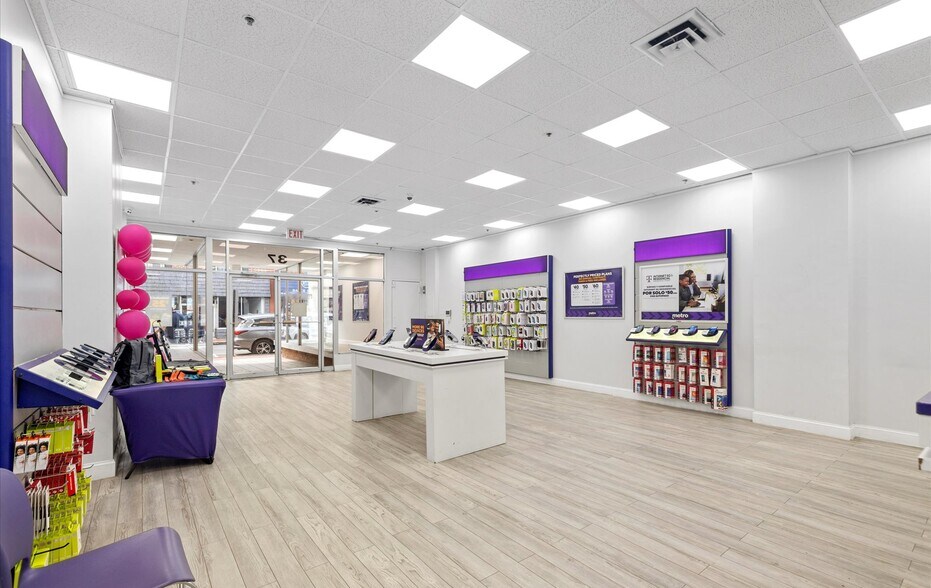 More Photos Of 37-39 Glen St, Glen Cove Office Residential For Sale