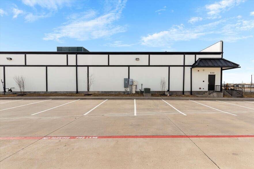 More Photos Of 820 S Central Expy, Anna Warehouse For Sale