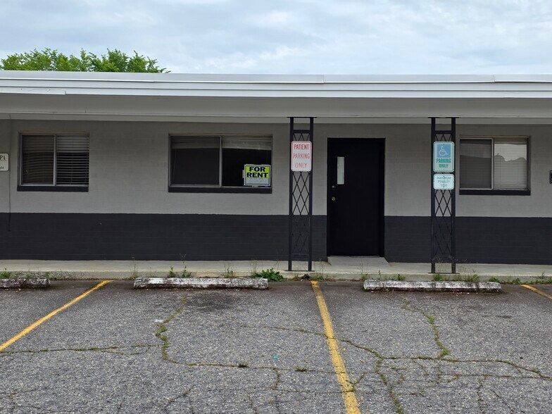 More Photos Of 706 Wilkins St, Smithfield Medical For Sale