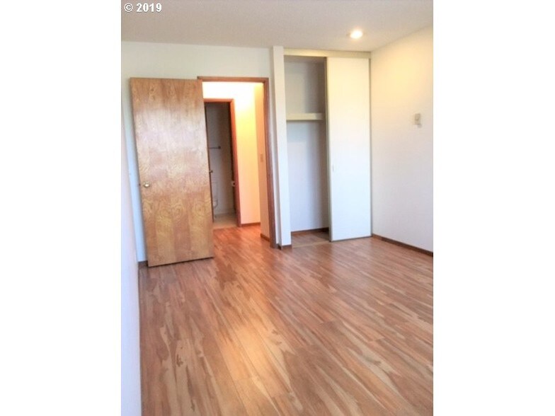 More Photos Of 4405-4425 SE 15th Ave, Portland Apartments For Sale