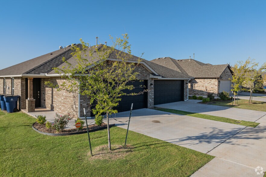 More Photos Of 646 Marlin Ct, Chickasha Apartments For Sale