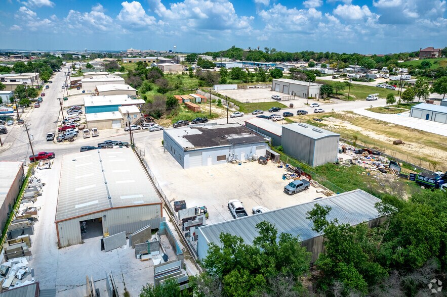 More Photos Of 13603 Topper Cir, San Antonio Warehouse For Lease