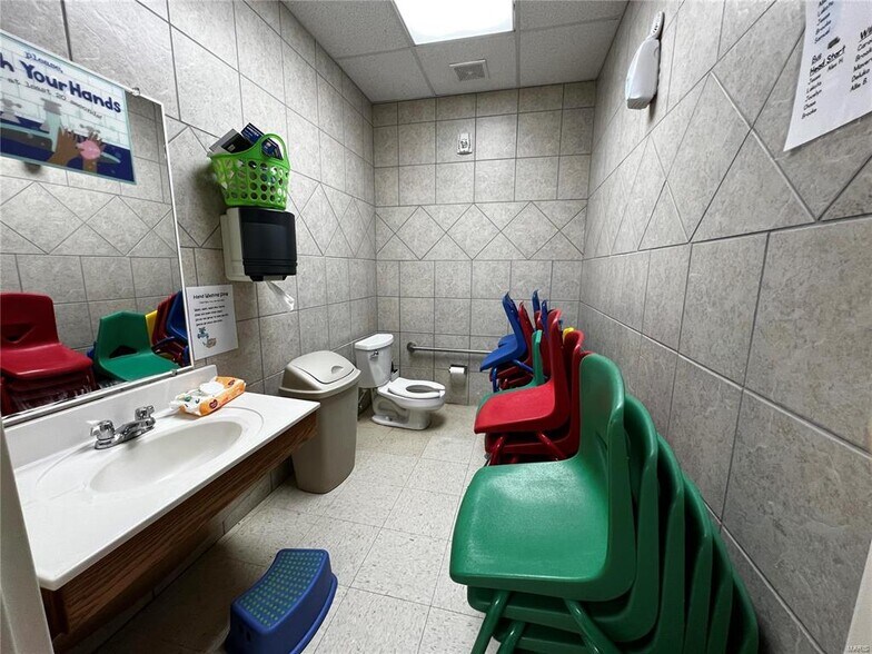 More Photos Of 19788 Sackett Ln, Waynesville Office For Sale