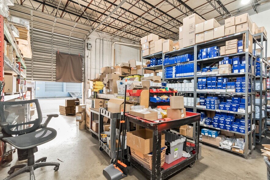 More Photos Of 3200 NW South River Dr, Miami Manufacturing For Lease