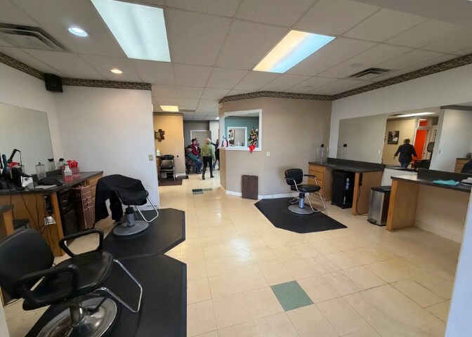 More Photos Of 203-215 Hunter Station Rd, Sellersburg Storefront Retail Office For Lease