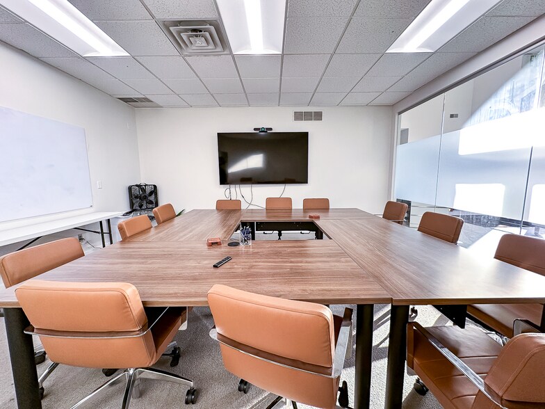More Photos Of 11118 Coldwater Rd, Fort Wayne Office For Sale