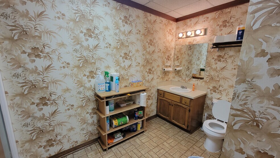More Photos Of 3787-3795 River Rd N, Keizer Medical For Sale