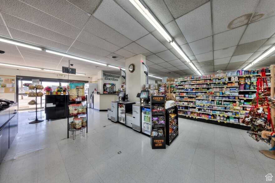 More Photos Of 80 S Broadway St, Green River Supermarket For Sale
