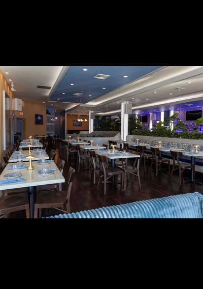 More Photos Of 19-11 Francis Lewis Blvd, Whitestone Freestanding For Lease