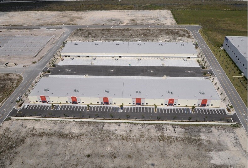 More Photos Of 13431-13453 NW 19th Ln, Miami Warehouse For Lease