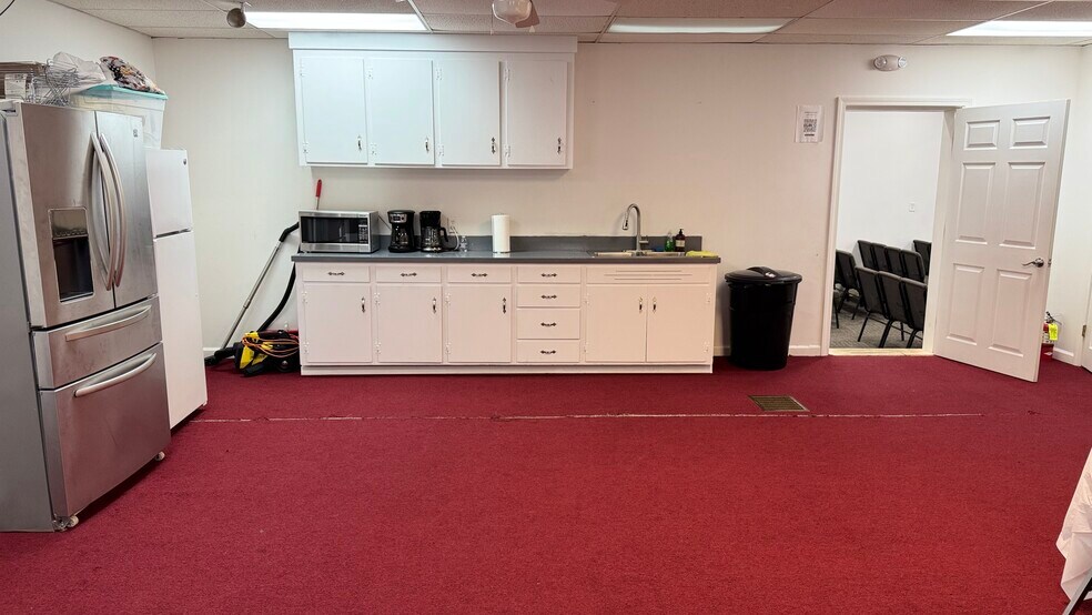 More Photos Of 465 Nashua Rd, Dracut Medical For Sale