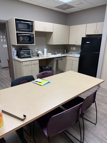 More Photos Of 122 Lynnwood, Knoxville Office For Sale