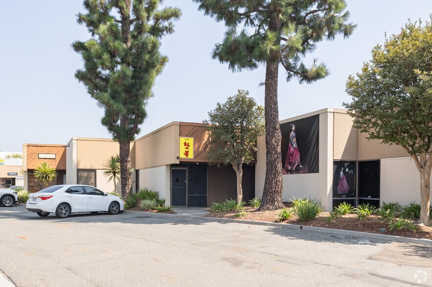 More Photos Of 2021 W Commonwealth Ave, Fullerton Unknown For Lease