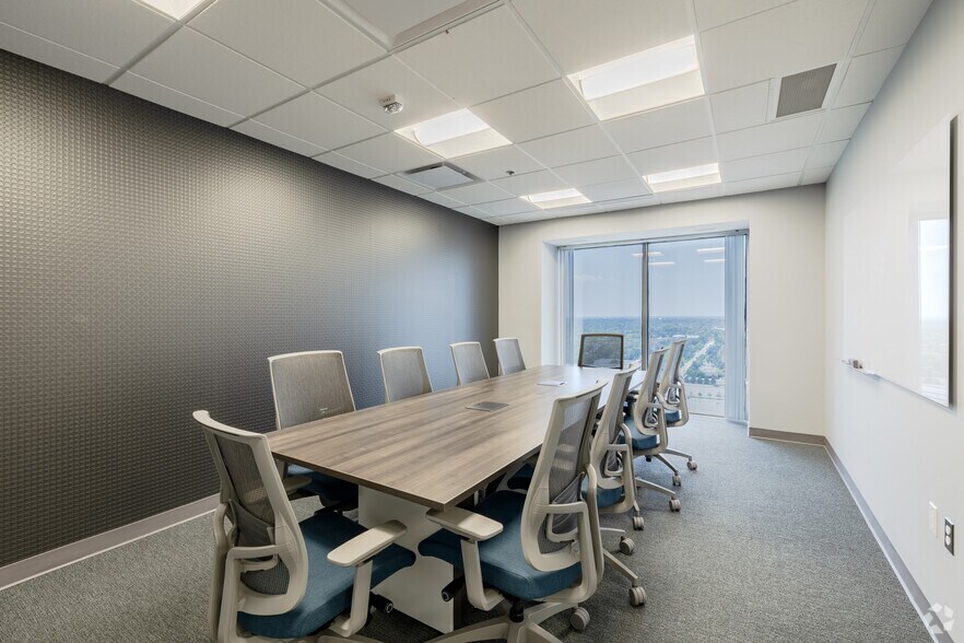 More Photos Of 755 W Big Beaver Rd, Troy Coworking Space