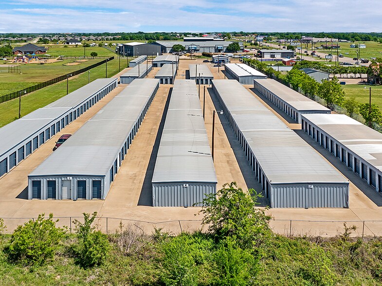 More Photos Of 2102 S 3rd St, Mabank Self Storage For Sale