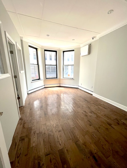 More Photos Of 901 Sheridan Ave, Bronx Storefront Retail Office For Lease